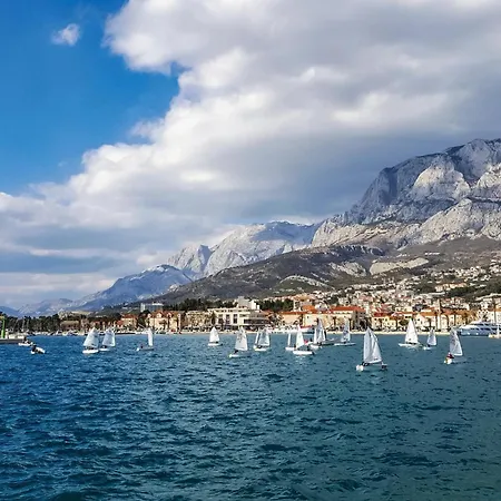 Apartman 1 Bedroom Beautiful In Baska Voda