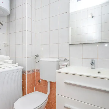 Apartmán 1 Bedroom Beautiful In Baška Voda