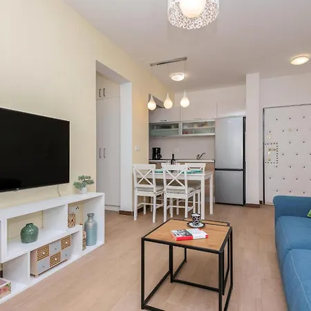 Apartman 1 Bedroom Beautiful In