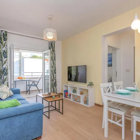 1 Bedroom Beautiful In Appartement